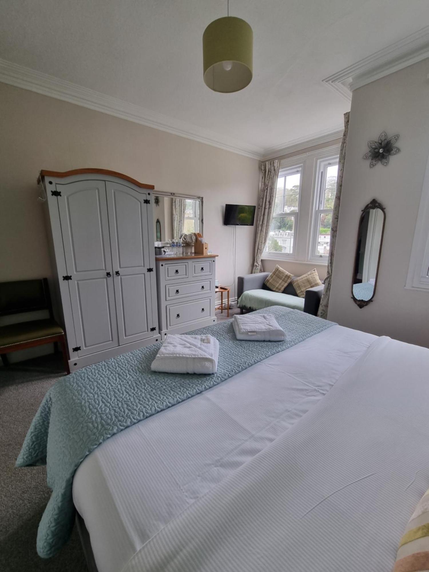 Harbour Heights Guest House Торки Экстерьер фото